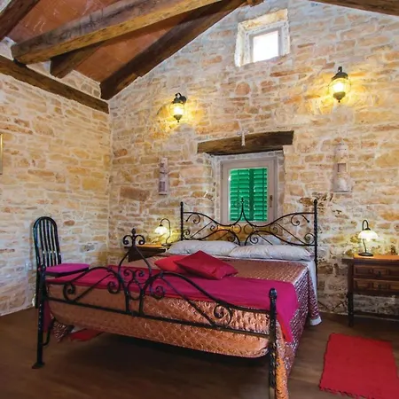 ヴィラ Villa Bokordici